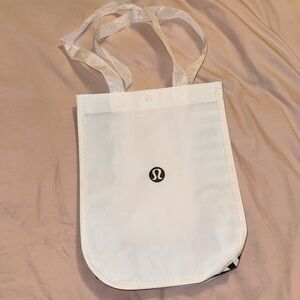 Lululemon shopping bag